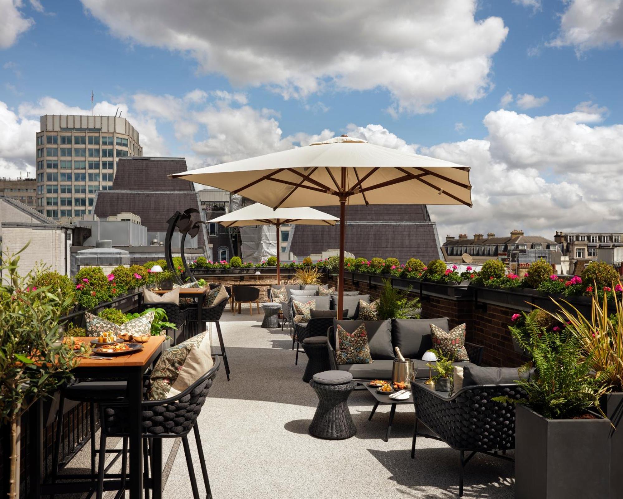 The Stafford London Hotel Екстериор снимка The rooftop bar at the London Edition