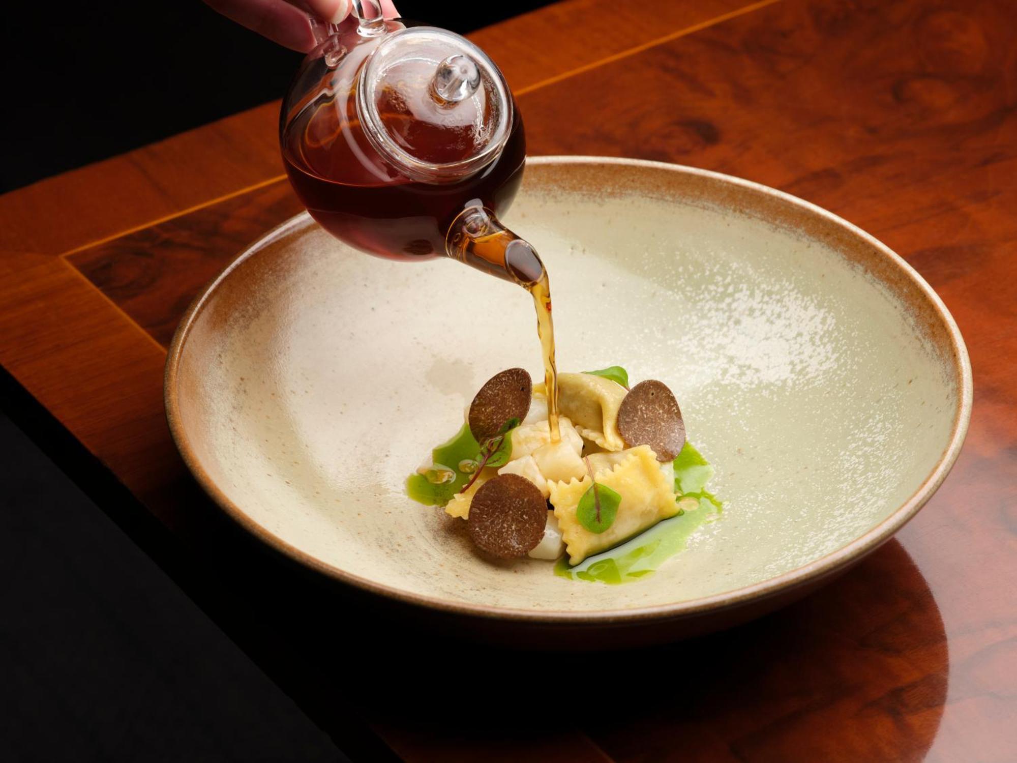 The Stafford London Hotel Екстериор снимка Soy sauce being poured onto a dish