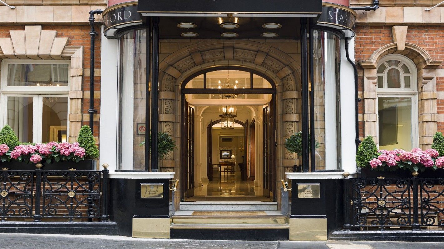 The Stafford London Hotel Екстериор снимка Entrance to the hotel